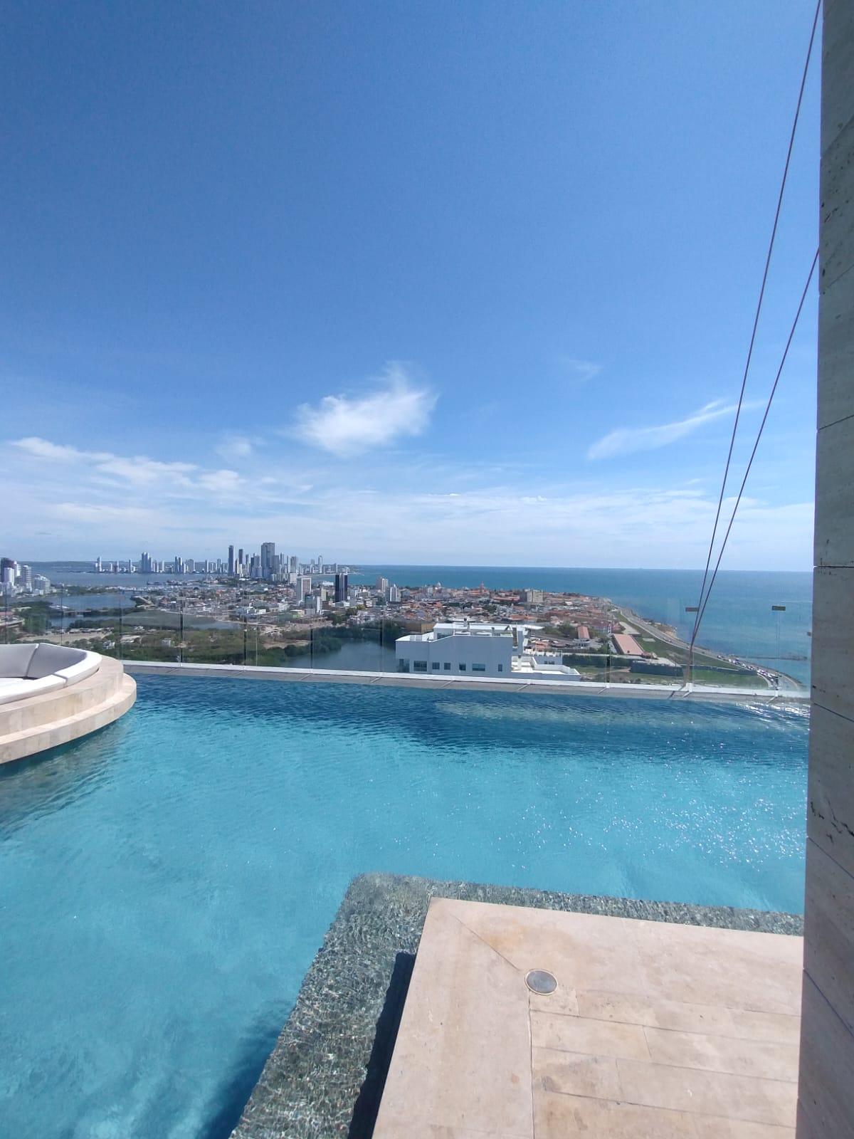 Luxury apartment on 21th floor